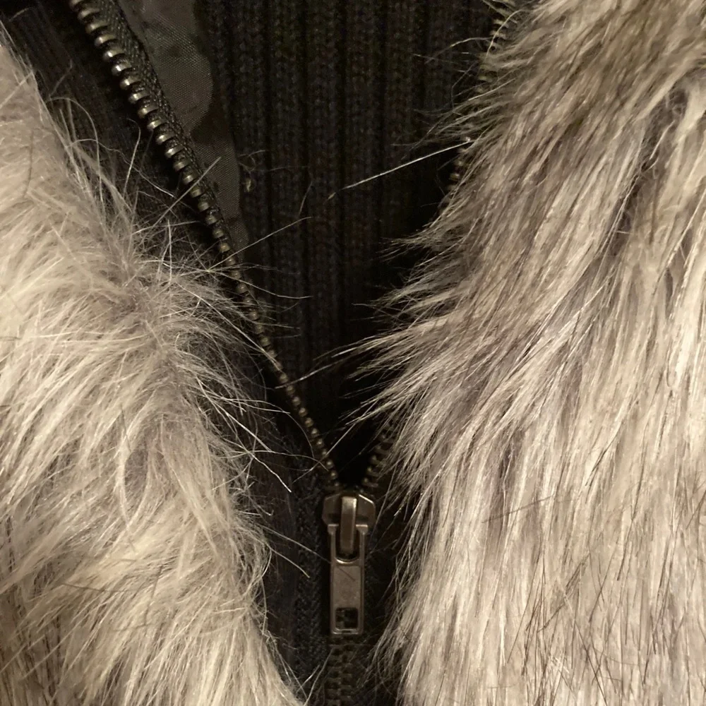 Evan Picone Faux Fur Zip Front Sweater Back Knit Vest Black Luxe Layering EUC L - Picture 5 of 6